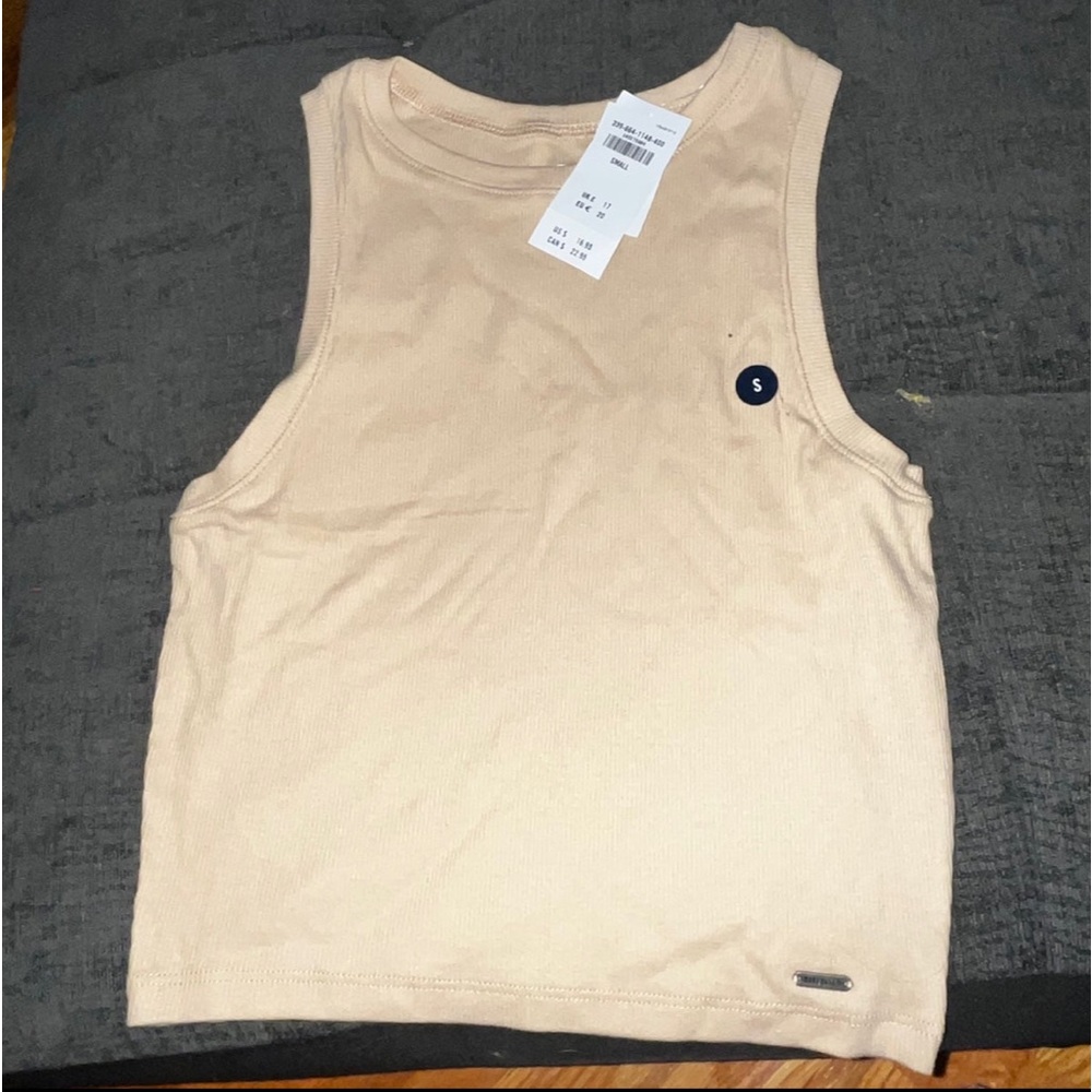 Hollister tank